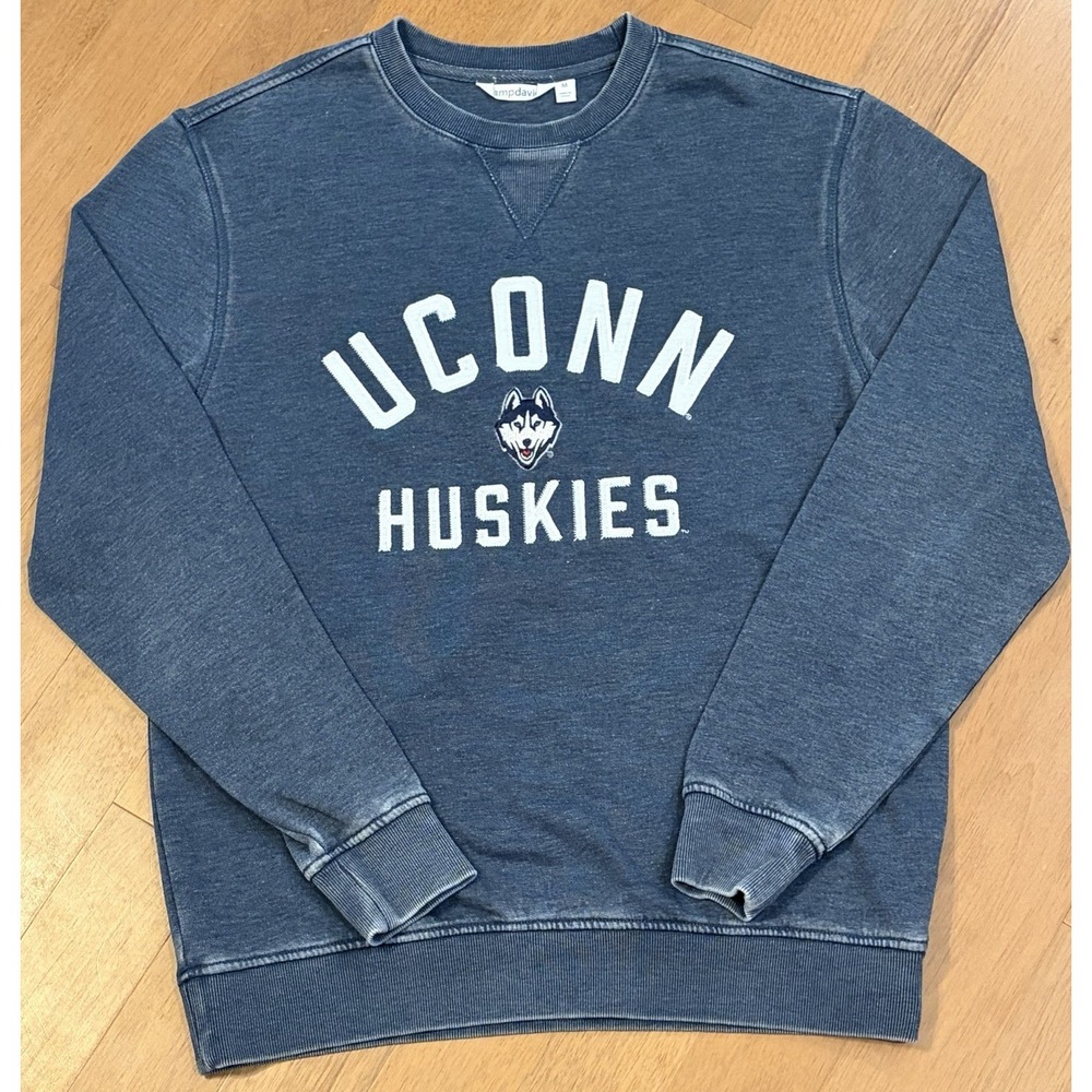 Camp David UConn Huskies Embroidered Crewneck Sweatshirt M Slate Blue Distressed